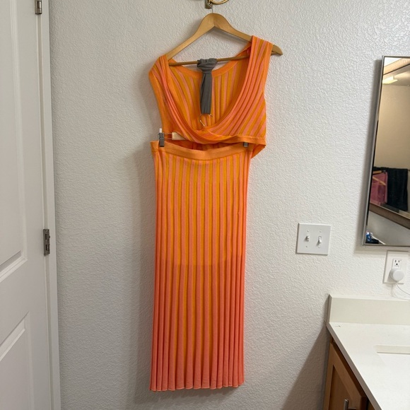 House of Harlow Pink and Orange Skirt Set Size Large BNWT - Picture 2 of 5